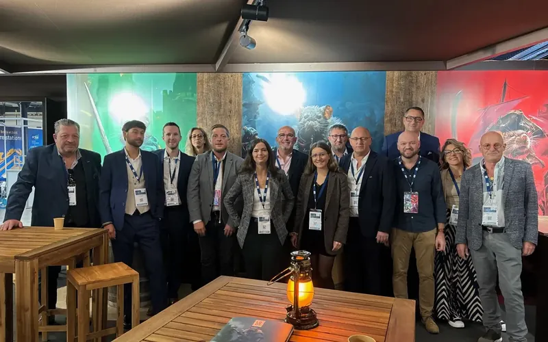 L'équipe LODIGROUP réunie sur son stand au salon Parasitec 2025