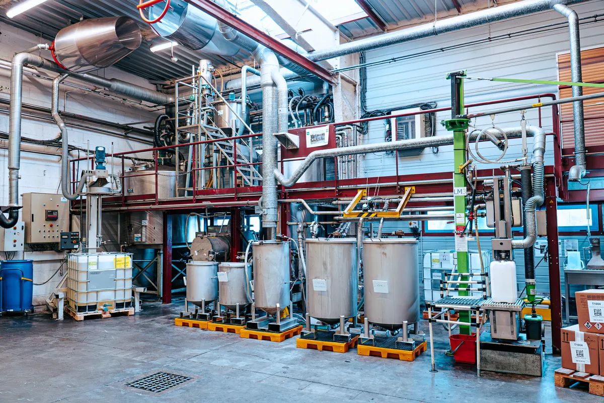 Atelier de fabrication et cuves de mélange à Grand-Fougeray