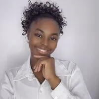 Portrait de Leïla Fofana, ingénieure QHSE en alternance